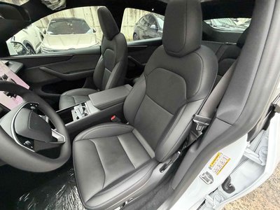 2026 Tesla MODEL Y — фото 10