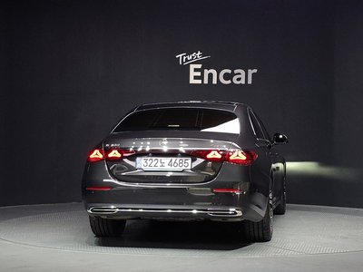 MERCEDES-BENZ E-CLASS - 3