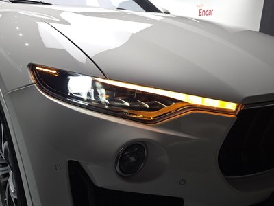 صورة 9 لـ 2020 Maserati LEVANTE