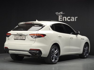 صورة 3 لـ 2020 Maserati LEVANTE
