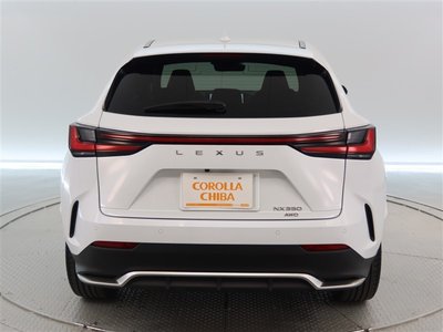 صورة 4 لـ 2023 Lexus NX