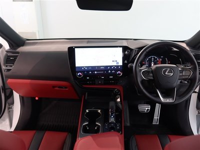 صورة 8 لـ 2023 Lexus NX