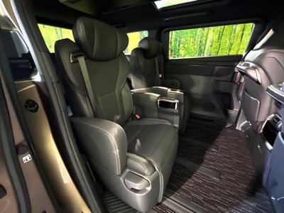 2025 Toyota ALPHARD — фото 9