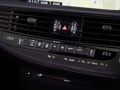 صورة مصغرة 49 لـ 2018 Lexus LS