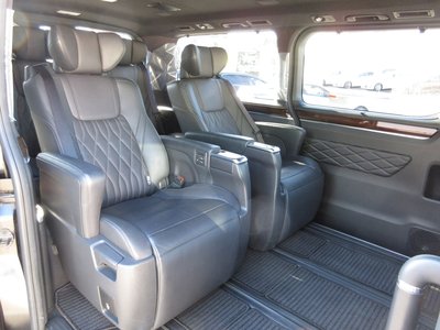 TOYOTA GRAND ACE - 9