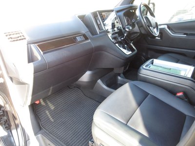 TOYOTA GRAND ACE - 7