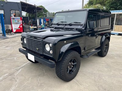 LAND ROVER DEFENDER - 1