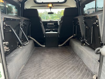 LAND ROVER DEFENDER - 10