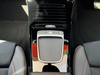 MERCEDES-BENZ CLA - 10