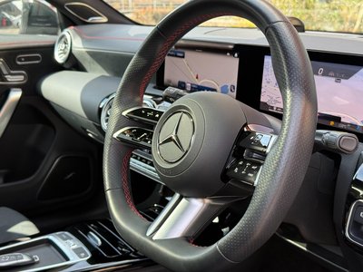 MERCEDES-BENZ CLA - 9