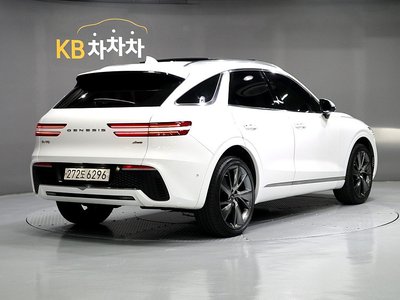صورة 5 لـ 2021 Genesis GV70