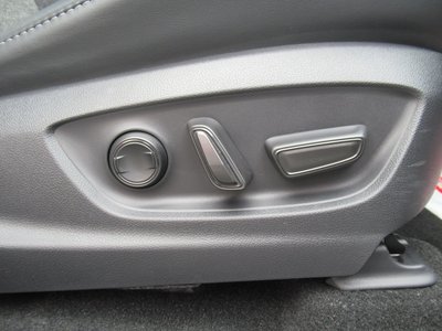 2025 Toyota CROWN SPORT — миниатюра 27