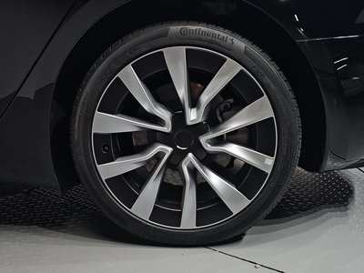 TESLA MODEL 3 - 8