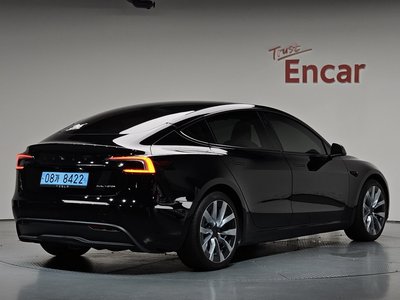 TESLA MODEL 3 - 2