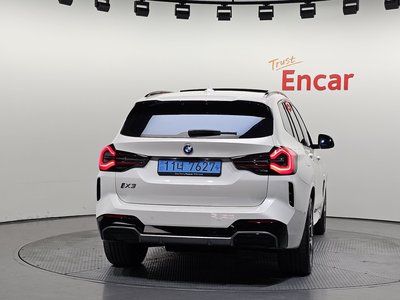 صورة 3 لـ 2025 BMW IX3