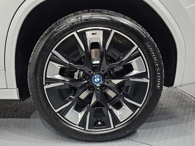 صورة 8 لـ 2025 BMW IX3