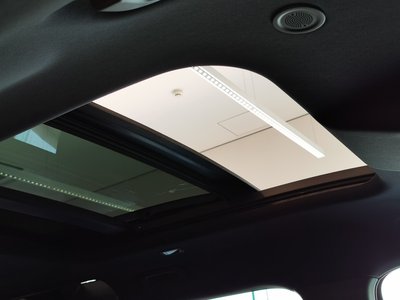 LAND ROVER DEFENDER - 6