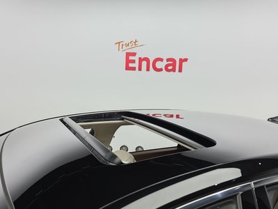 2021 Genesis G90 — миниатюра 19