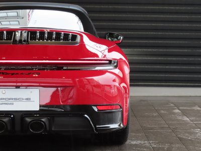 PORSCHE 911 - 8