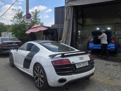 AUDI R8 - 5