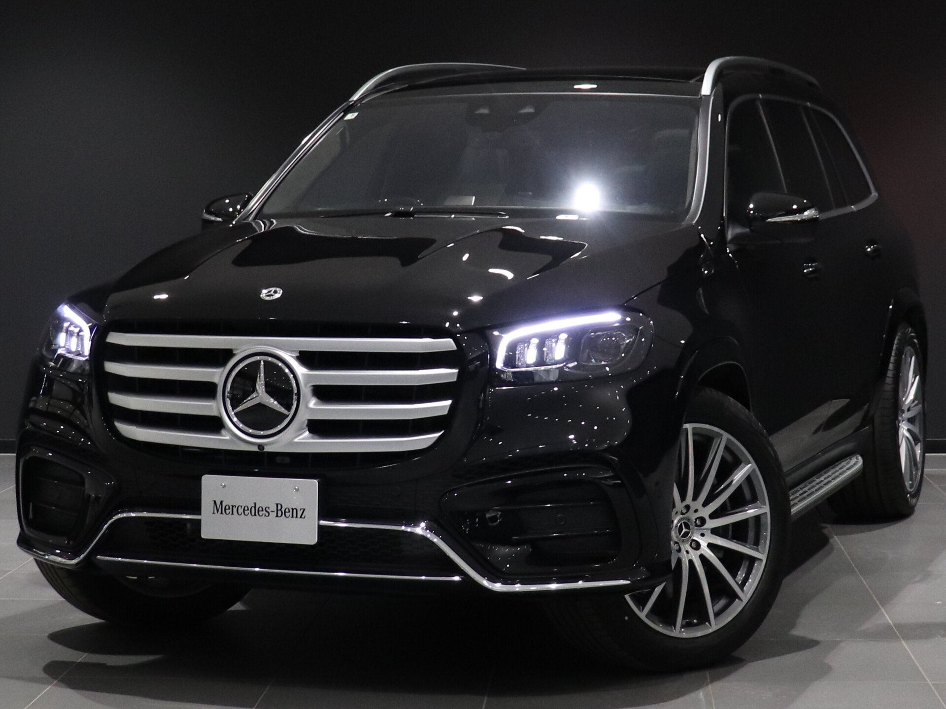 MERCEDES-BENZ GLS - View 1