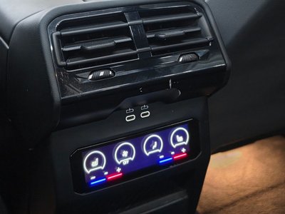 2025 BMW 5 SERIES 缩略图 13