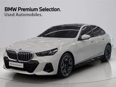 BMW 5 SERIES - 1