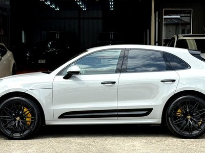 PORSCHE MACAN - 8