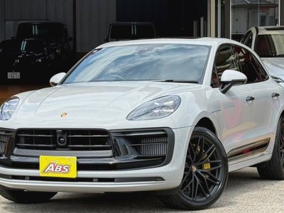 PORSCHE MACAN - 1