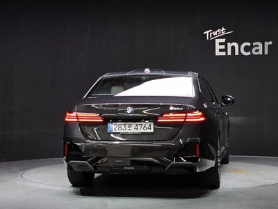 BMW 5 SERIES - 4