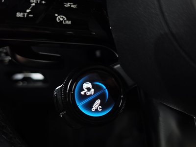2025 Mercedes-BENZ GLC 缩略图 30