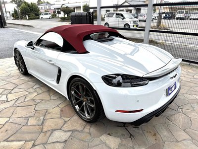 PORSCHE 718 SPYDER - 9