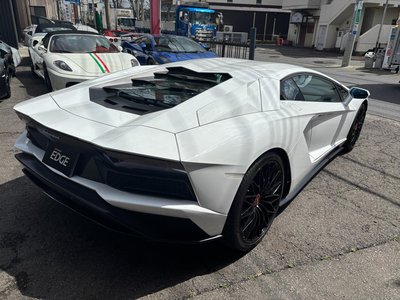 LAMBORGHINI AVENTADOR - 8