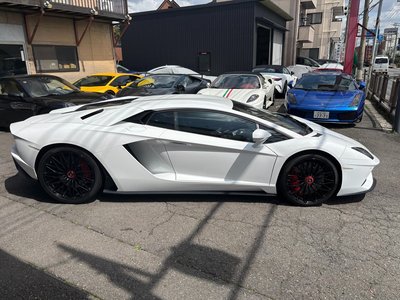 LAMBORGHINI AVENTADOR - 9