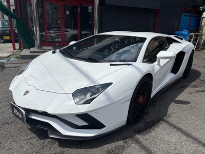 LAMBORGHINI AVENTADOR - 4