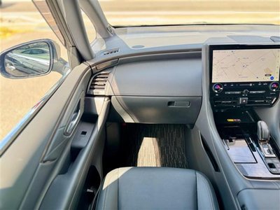صورة 2 لـ 2025 Toyota ALPHARD