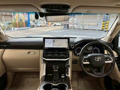 TOYOTA LAND CRUISER 300 - 3