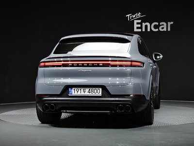 2024 Porsche CAYENNE 照片 3