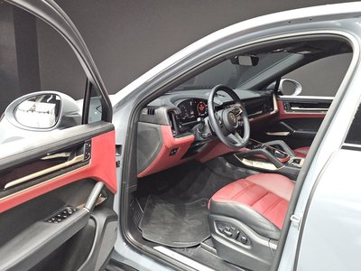 2024 Porsche CAYENNE 缩略图 13