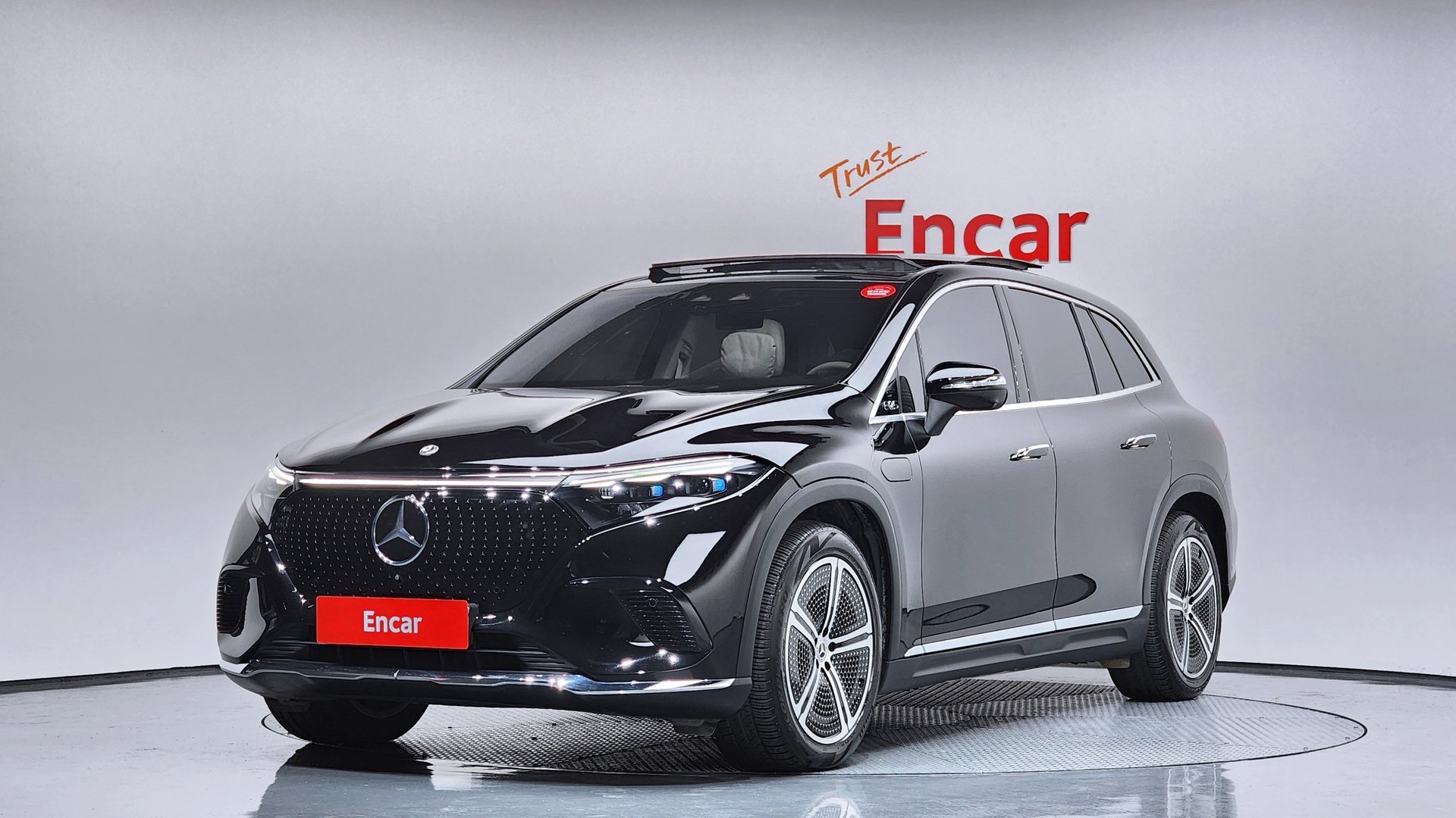 MERCEDES-BENZ EQS SUV - View 1