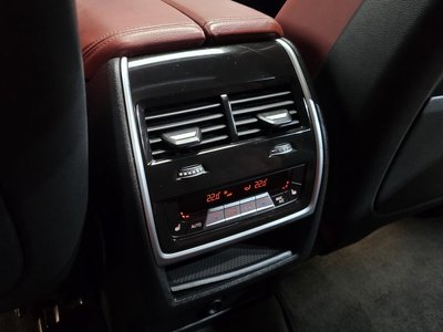 2021 BMW X6 — миниатюра 33