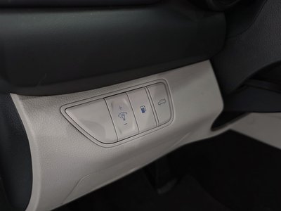 صورة مصغرة 28 لـ 2022 Genesis G70