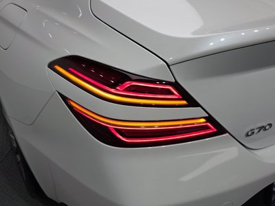 2022 Genesis G70 photo 10