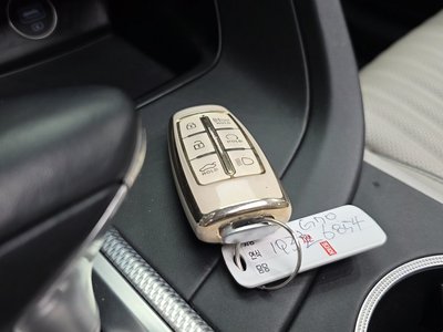 صورة مصغرة 32 لـ 2022 Genesis G70