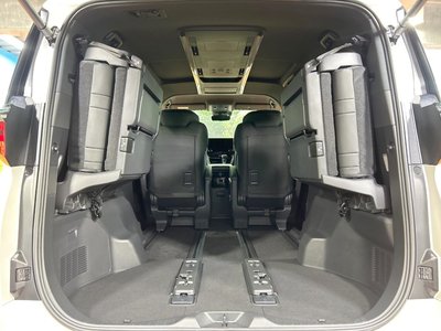 صورة 73 لـ 2025 Toyota ALPHARD