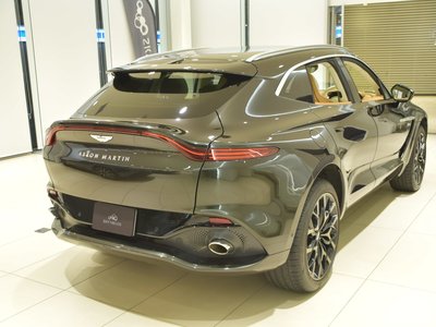 ASTON MARTIN DBX - 6