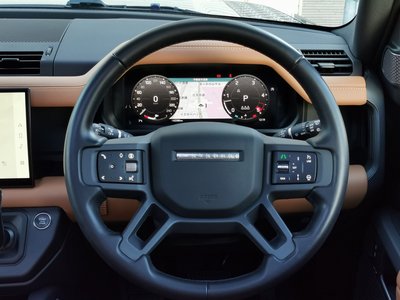 LAND ROVER DEFENDER - 9