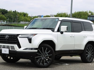 2025 Lexus GX photo 3