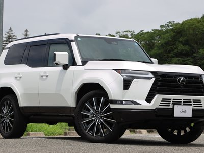 2025 Lexus GX photo 7