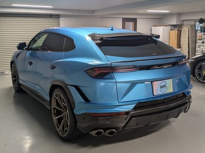 LAMBORGHINI URUS - 5